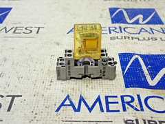 Idec RY2S-U AC 120V Relay with Base SY2S-05C 7A 300V