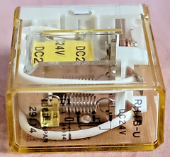 8 Pieces IDEC RH1B-U-DC24V Relay 10A General Purpose Contacts Made Japan — NEW