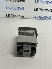 Square D Industrial Control Relay Class 8501 Type X0 42 SER. A AC-264
