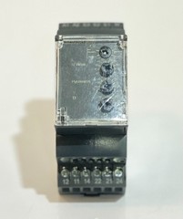 SCHNEIDER ELECTRIC RM35UA13MW VOLTAGE CONTROL RELAY 24-240VAC/DC FREE FAST SHIP