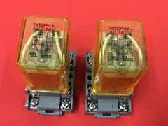 Idec – RR2P-UL – AC 240V – Relay – w/ SR2P-05 Base – LOT OF (2)