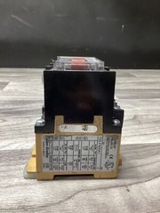 Allen Bradley 700-P400A1 110 VAC Relay 700P400A1 Ser E #146D102PR5