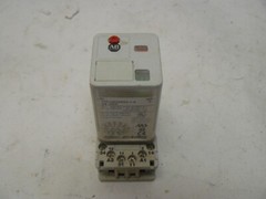 Allen Bradley 700-HA33Z24-1-4 24vdc series C relay with 700-HN101 socket ser C