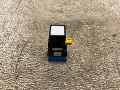 IDEC HW-CL20 White 2 Pos. Maintained Push Button HW-GA1 HW-G10 (VT)