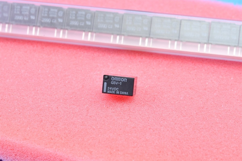 (24) Omron General Purpose Low Signal Relay SPDT 5V 1A Through Hole G5v-1 DC5
