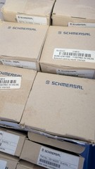 Schmersal Solenoid Interlock AZM 170SK-11/02ZRKA 24VAC/DC 101183253