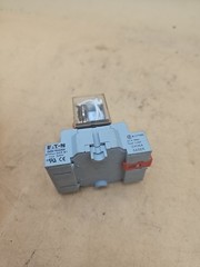 Cutler Hammer D7PR43A Ice Cube Relay 120 V. D7PA4 Base