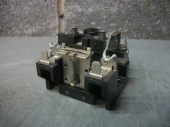 STRUTHERS-DUNN CONTROL RELAY 425XBX18 24VCOIL NOB