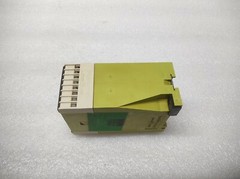 MULTICOMAT CNP-300 PROGRAMMABLE RELAY 24VDC