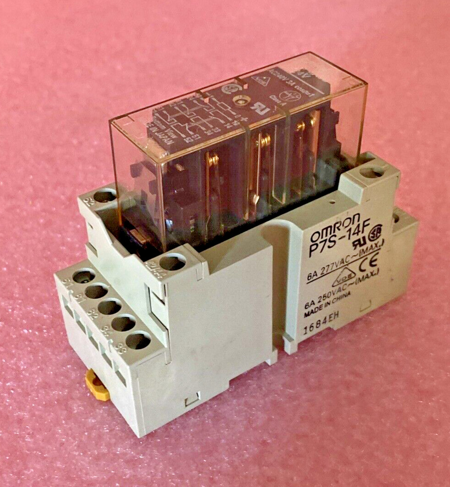 Omron P7S-14F Relay Socket w/ Omron G7S-3A3B Safety Relay