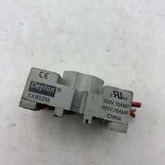 DAYTON 5X852M RELAY SOCKET 300V 15A/600V 10A 8-PIN QTY:1 ⭐