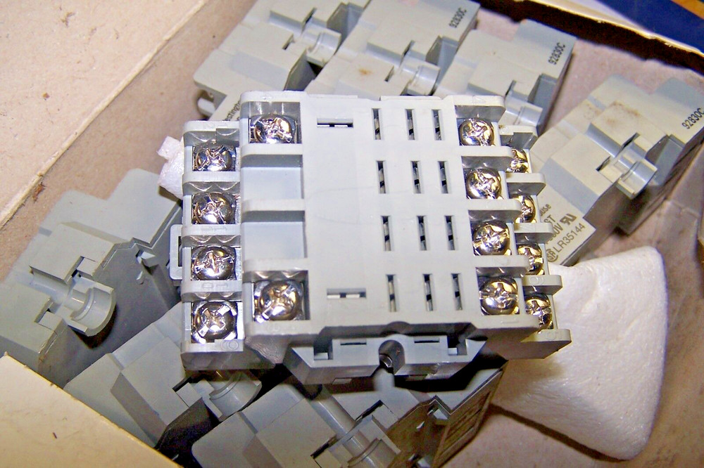 8) NEW WESTINGHOUSE MPS4BST 14 BLADE BASES SAME AS SQUARE D 8501NR45 LOT OF 8