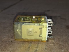 NEW IZUMI RH2B-U RELAY DC24V Fast Shipping