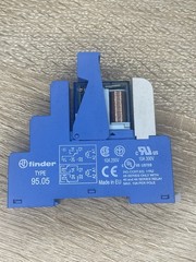 Finder Type 40.52 250VAC Power relay with 95.05 Socket and 99.02.9.024.99 NEW