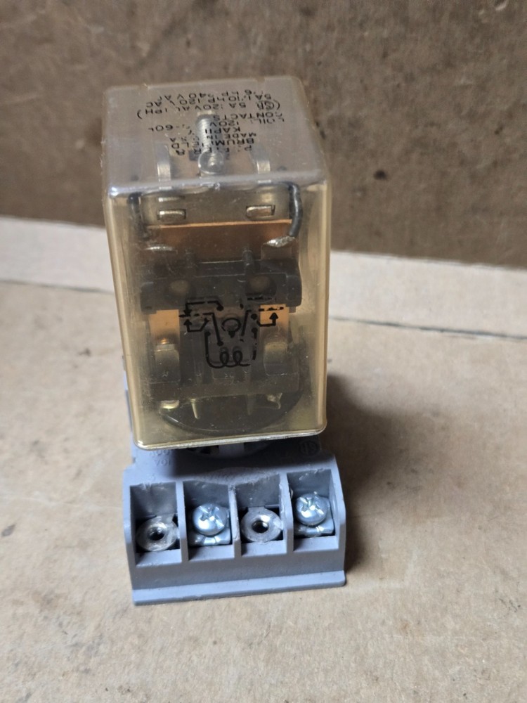 Potter & Brumfield KAP-11-Y Power Relay 120VAC DPDT w/ Socket