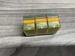 (LOT OF 3) IDEC Miniature Intermediate Relay RU2S-C-D24 #325N133
