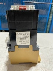 One (1) Allen Bradley 700-PK800A1 Master Control AC Relay Direct Drive, NOS