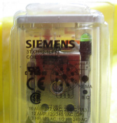 New Siemens DPDT-16 AMP OCTAL RELAY BUTTON LED 120VAC 3TX7112-1LF13