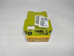 Pilz PNOZ X1 24VAC/DC 3n/o 1n/c PNOZX124VAC/DC3n/o1n/c Safety Relay Module