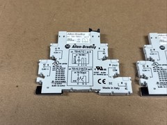 NEW LOT (2) Allen Bradley 700-HLT1Z24 Terminal Block Relay w/ 700-TBR24 FASTSHIP