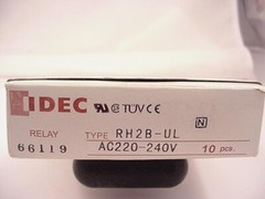 Idec RH2B-UL AC220-240V Relay NEW Ships on Same Day of the Purchase