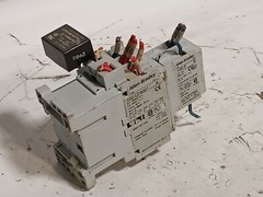 Allen-Bradley 700-CF400* Series A Control Relay w/ 100-F Auxiliary Contact Block