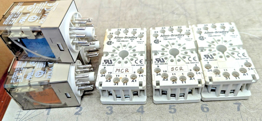 3 EACH ALLEN BRADLEY 700-HA33Z24 RELAY WITH 700-HN101 SOCKET WORKING PULL [OF60
