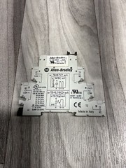 Allen Bradley 700-HLT1Z / 700-HLS1 Z24 w/700-TBR24 Relay #4026PT175