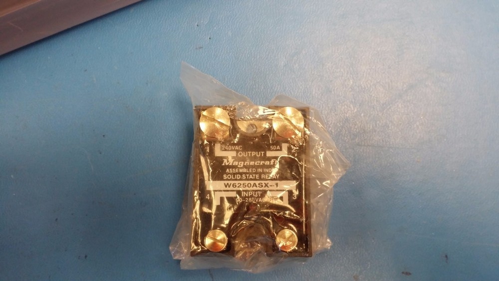 (1 PC) W6250ASX-1 MAGNECRAFT Relay SSR 20mA 280V AC-IN 50A 280V AC-OUT 4-Pin