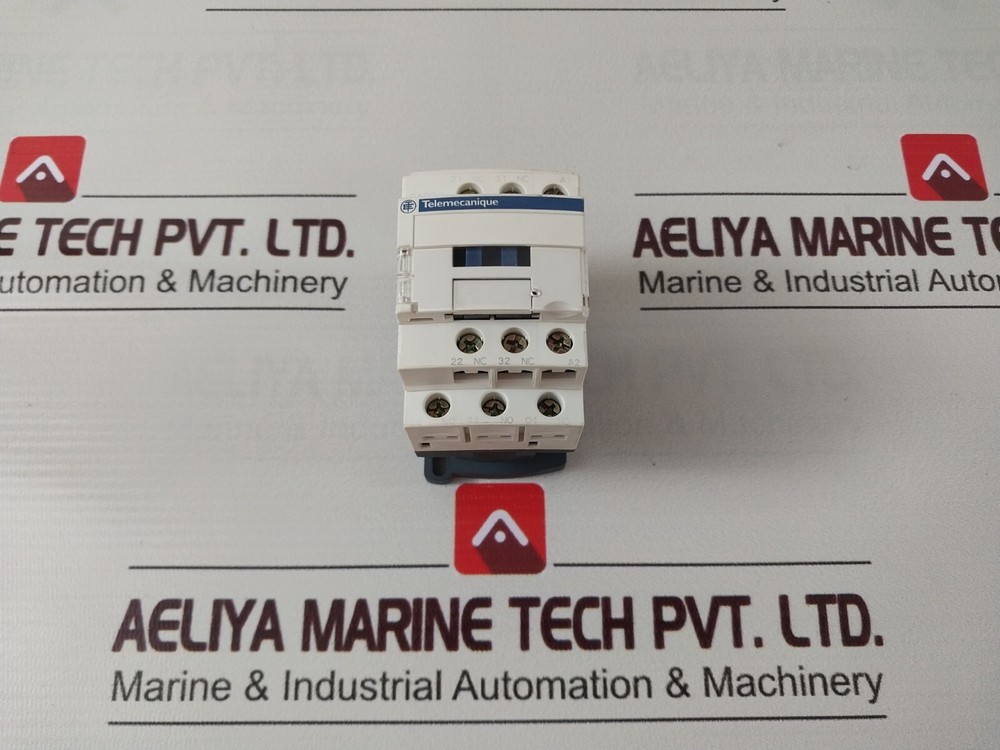 Telemecanique/Schneider CAD32 P7 Control Relay 10A 690V 6kV