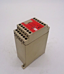 OMRON G9SA-TH301 24 VAC/DC SAFETY RELAY UNIT TWO HAND CONTROLLER, NEW
