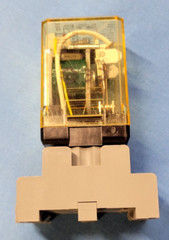 IDEC RELAY, RR2P-UL, DC24V, WITH IDEC BASE SR2P-05