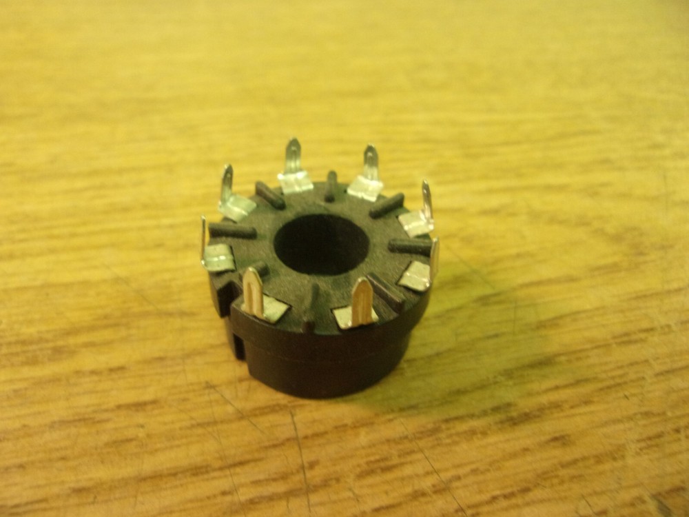 8 Pin Relay Socket & Vac. Tube Cat# OCT-PC 8 Pin Octal Lot Of 2