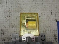 Idec RY2S-U AC 120V Relay with Base SY2S-05C 7A 300V