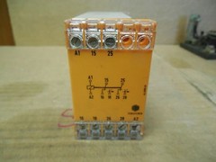 Schleicher Relay SSY 52 SSY52 110-127 V Volt 500 Watt 250 Volt 6 A Amp Used