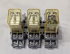 IDEC RH2B-U GENERAL-PURPOSE POWER RELAY AC120V “LOT OF 3” socket included