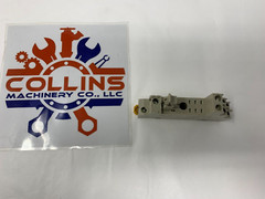 Omron P2RF-08-E Relay Socket DIN Rail Screw 8-Pins 5A 250VAC