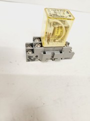 IDEC RH2B-U RELAY DC 24V / SH2B-0- BASE ”NEW OPEN BOX” with base!