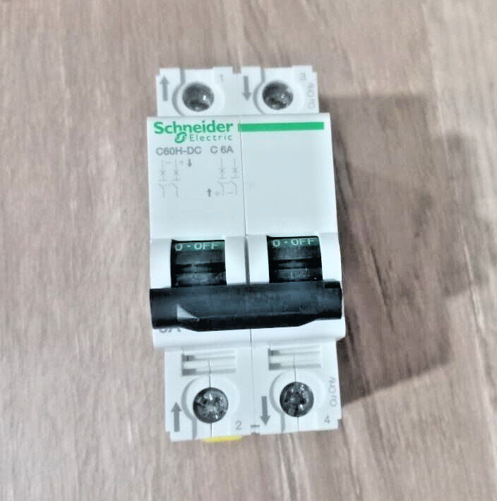 2PCS LOT – Schneider A9N61526 miniature circuit breaker-C60H – 2Poles-6A-C curve