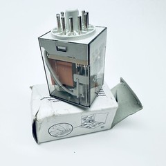 Allen Bradley 700-HA33A1-3-4 General Purpose Tube Base Relay, 10 Amp Contact