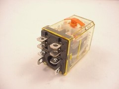 Idec RH2B-ULC AC110-120V Relay Ships on the Same Day of the Purchase