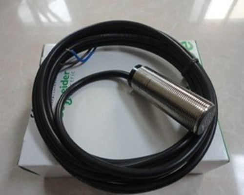 1PC New XS118BLPAL2 Telemecanique Proximity Switch