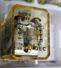 1PC NEW IDEC RH2B-U Relay Plug-In DPDT 10A 24VDC Relay Open Box