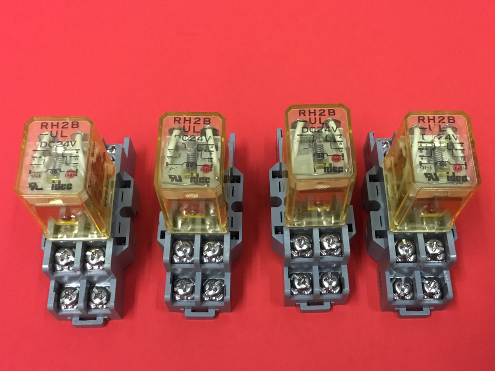 Idec – RH2B-UL – DC 24V – Relay – w/ SH2B-05 Base – LOT OF (4)