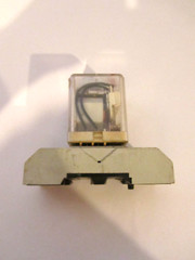 1 X RELECO EMAIL POWER RELAY 240V 10mA 50Hz 8.5 OHM + SOCKET BASE USED