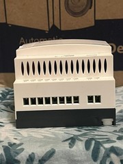 Schneider Electric Zelio SR2E121B Smart Relay PLC 24VAC 8A DIN Rail Controller