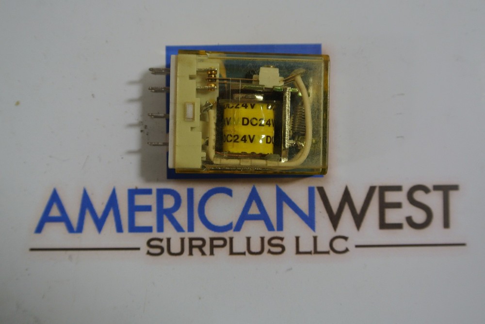 IDEC Relay Cat: RY2S-U – NEW NO BOX