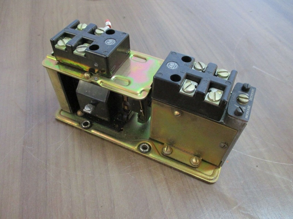 Allen-Bradley, Pneumatic Timing Relay, part #:849-ZOD321, Ser.B, 120V coil, used