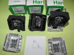 Schneider Electric XALD01X+XB4BJ41.complete selector switch.(LOT3PCS).NEW