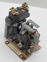 Square D 9050 A010D Pneumatic Timing Relay 600V Series A 120/110V Coil